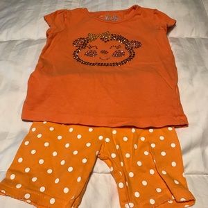 2 pieces - monkey shirt and shorts